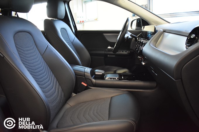 MERCEDES-BENZ GLA 180 d Automatic Business